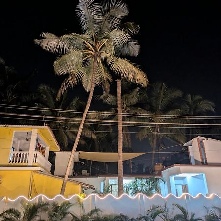 Selesta Sea By The Beach Morjim Exterior foto