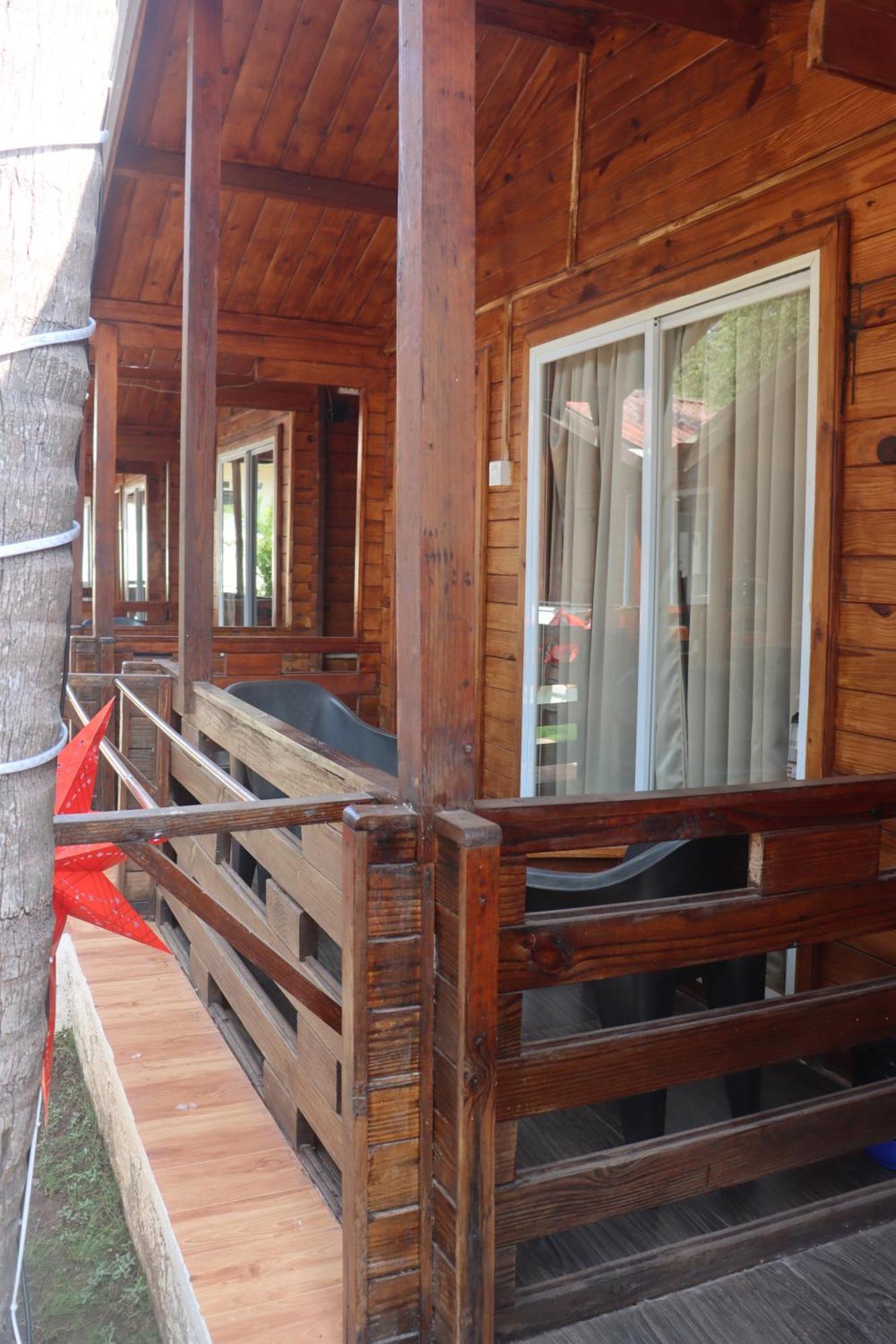 Selesta Sea By The Beach Morjim Exterior foto
